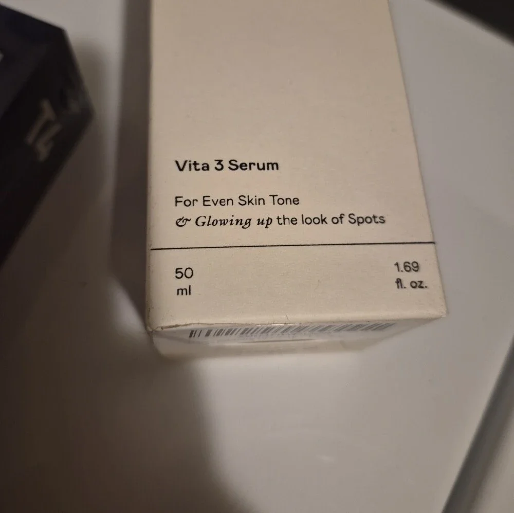 Vita 3 Serum - Ooznary Skintone Cream Nwt